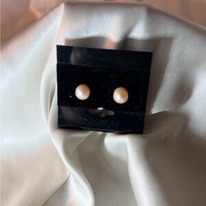 Nice yellow pearl earrings